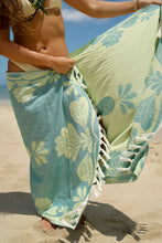 Load image into Gallery viewer, Eha Culture-‘Naupaka Dreams Luxurious Hawaiian Towel
