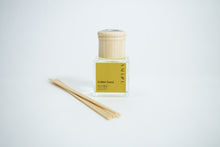 Load image into Gallery viewer, Amlou Living Reed Diffuser-Golden Santal

