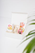 Load image into Gallery viewer, &quot;Endless Summer&quot; Gift Set
