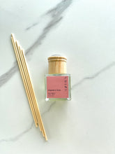 Load image into Gallery viewer, Amlou Living Reed Diffuser-Magnolia &amp; Peony

