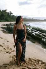 Load image into Gallery viewer, Revel Sun Hawaii ʻEleʻele &#39;Opihi Pareo
