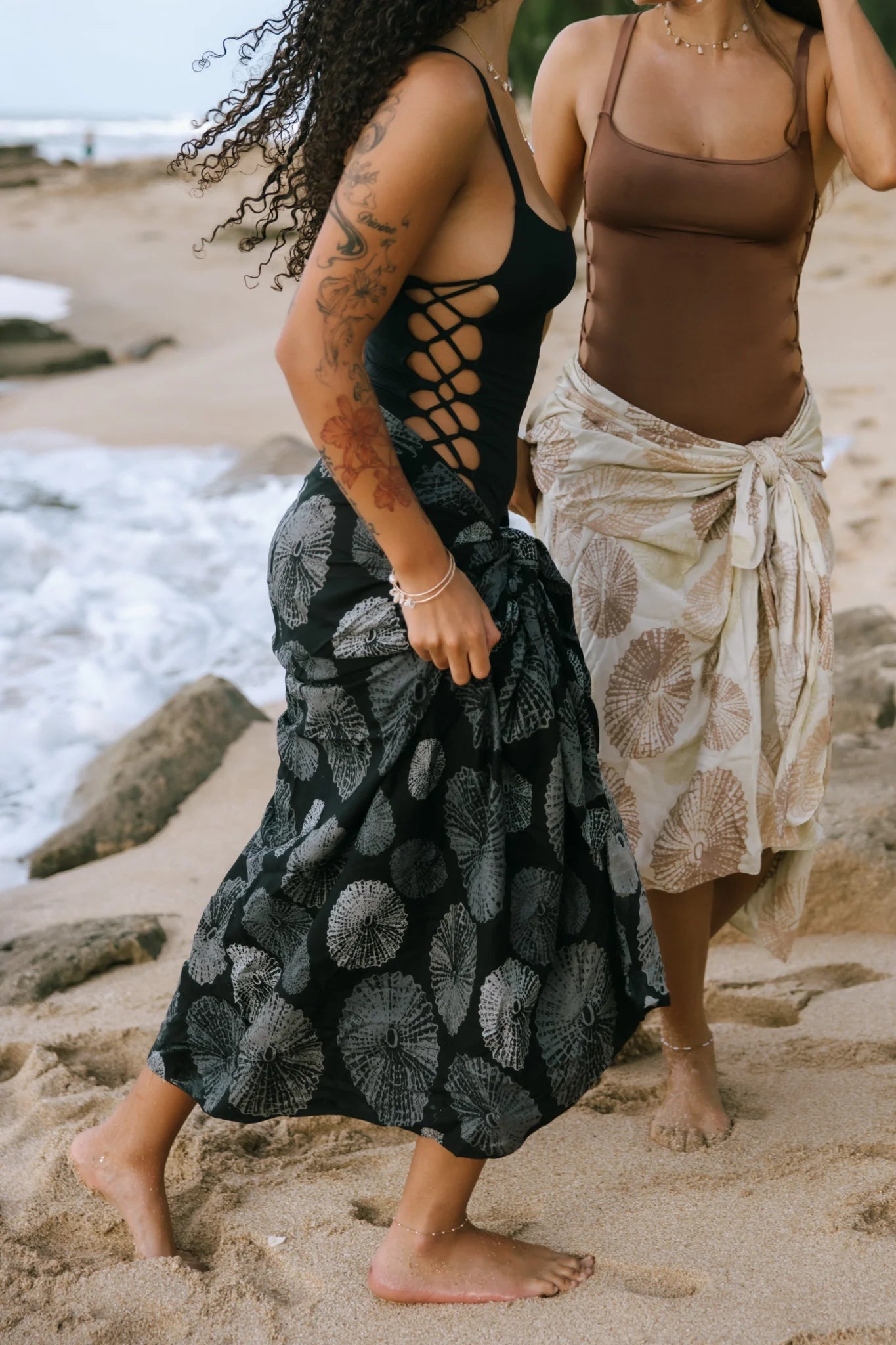 Revel Sun Hawaii ʻEleʻele 'Opihi Pareo