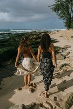 Load image into Gallery viewer, Revel Sun Hawaii ʻEleʻele &#39;Opihi Pareo
