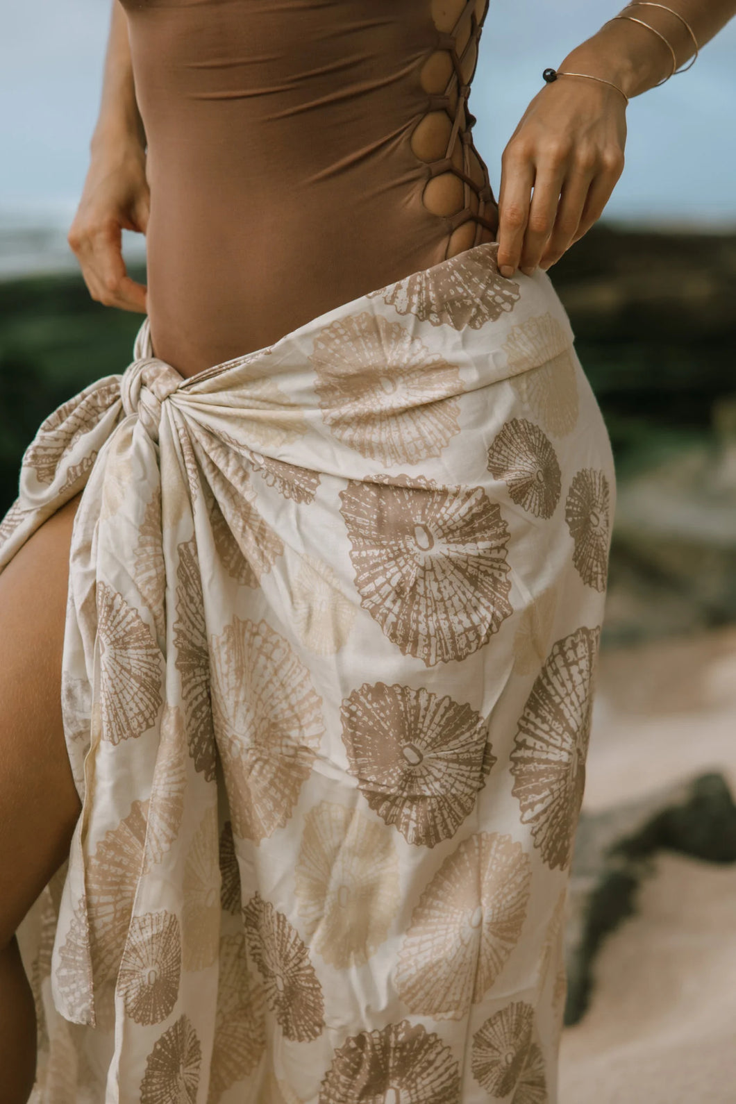 Revel Sun Hawaii Sand 'Opihi Pareo