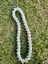 Load image into Gallery viewer, Kailua Beads Make Your Own Crown Flower Lei-WHITE
