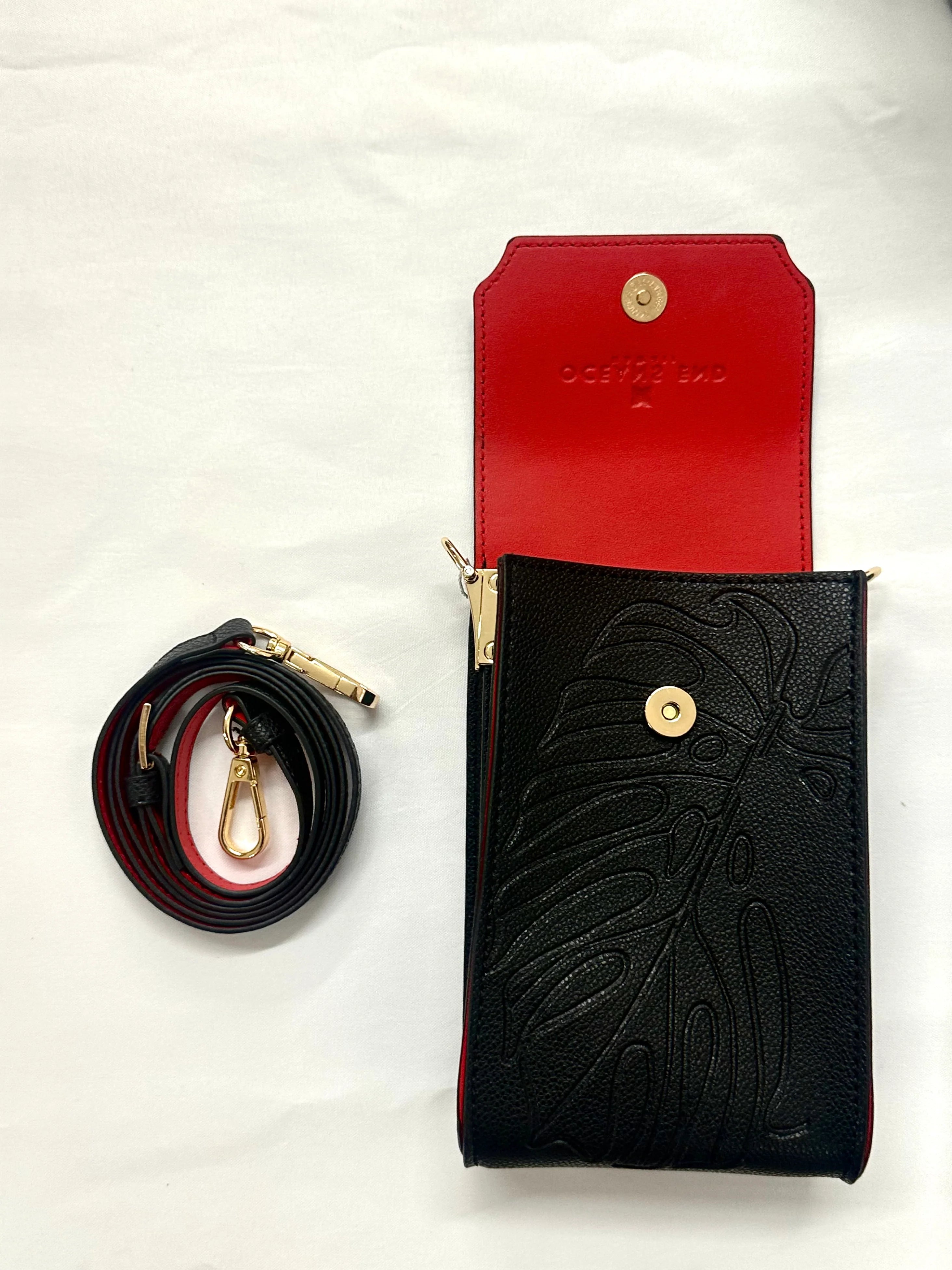 Oceans End Megan Crossbody in Onyx