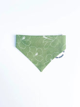Load image into Gallery viewer, Coopmonsters Green Hibiscus Scrunch-Dana
