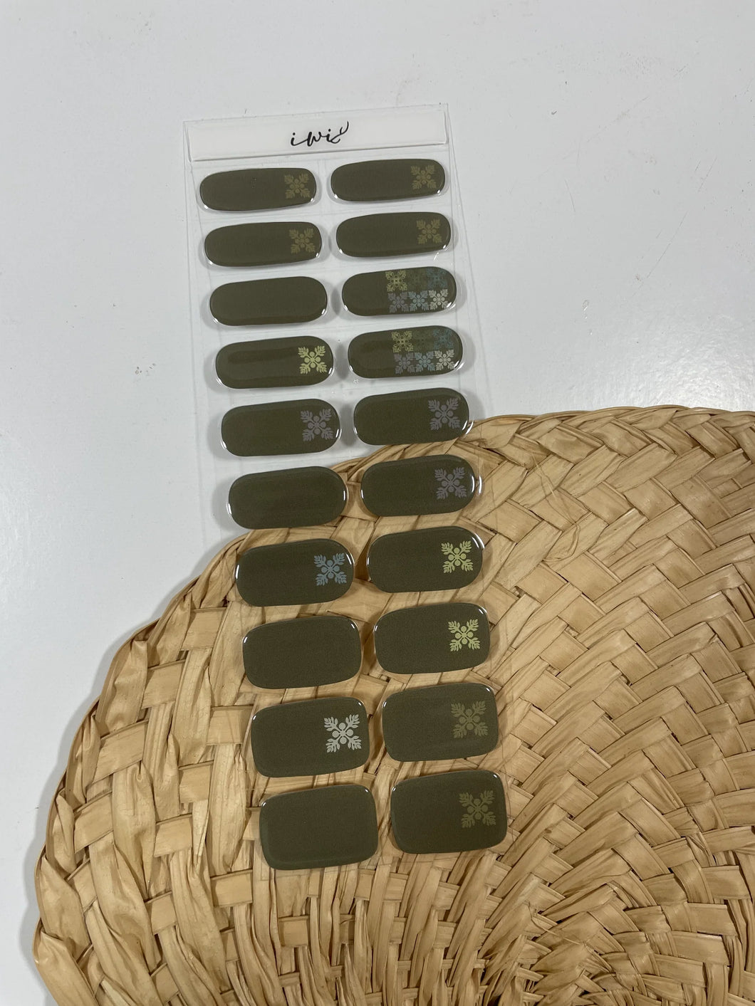 Iwi Nails Shop Kinolau X Iwi Nails: Kuiki ʻUlu