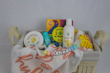 Load image into Gallery viewer, &quot;Welcome To The World&quot; Baby Gift Set
