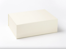 Load image into Gallery viewer, Medium Gift Box - No Ribbon*
